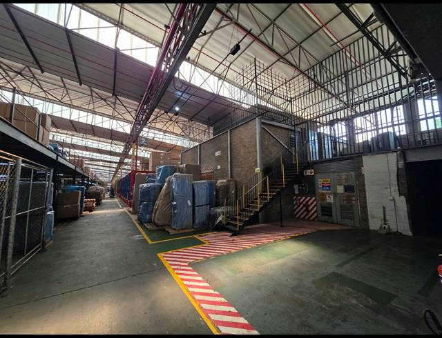 24,253M² WAREHOUSE TO LET IN STORMILL